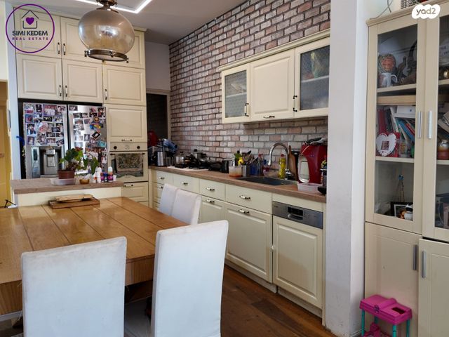 דירת גן, אלון, רמת השרון