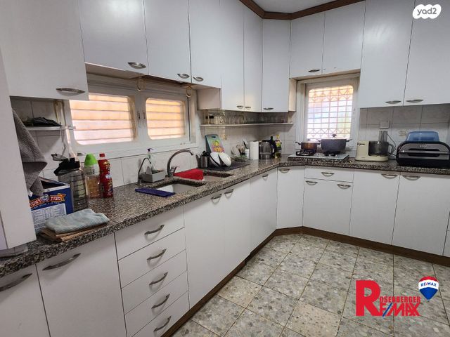 גג/ פנטהאוז, חיים סירני 25, נווה רמז, חולון