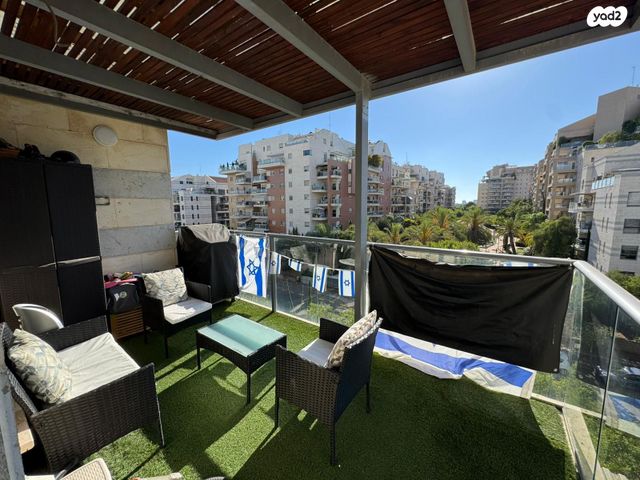 דירה, זמיר, כפר סבא הצעירה, כפר סבא