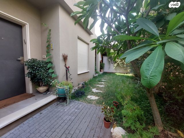 דו משפחתי, בנימינה גבעת עדה