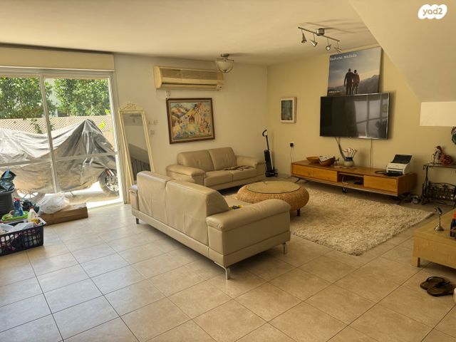 דו משפחתי, האשכולית, בנה ביתך, קדימה צורן