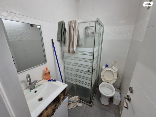 דירה, ש"י עגנון, קרית ביאליק