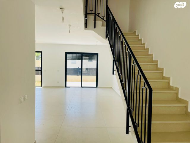 דו משפחתי, מושבה מרכז, זכרון יעקב