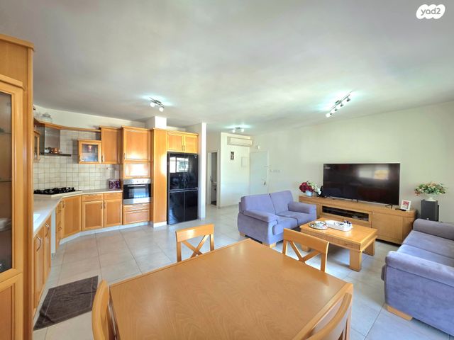 גג/ פנטהאוז, לח"י, שיכון עובדים, טבריה