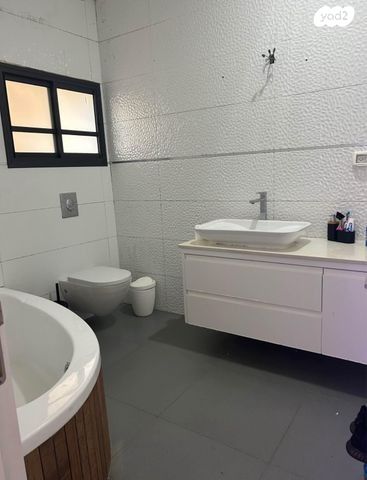 דירת גן, מסדה, קרית מוצקין