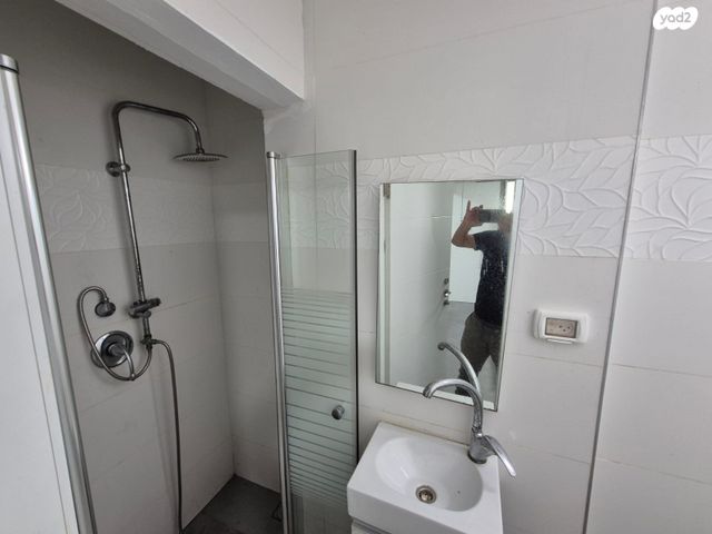 דירה, ש"י עגנון, קרית ביאליק