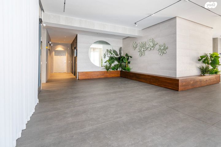 דירה, איסר הראל, נווה אור, אור עקיבא