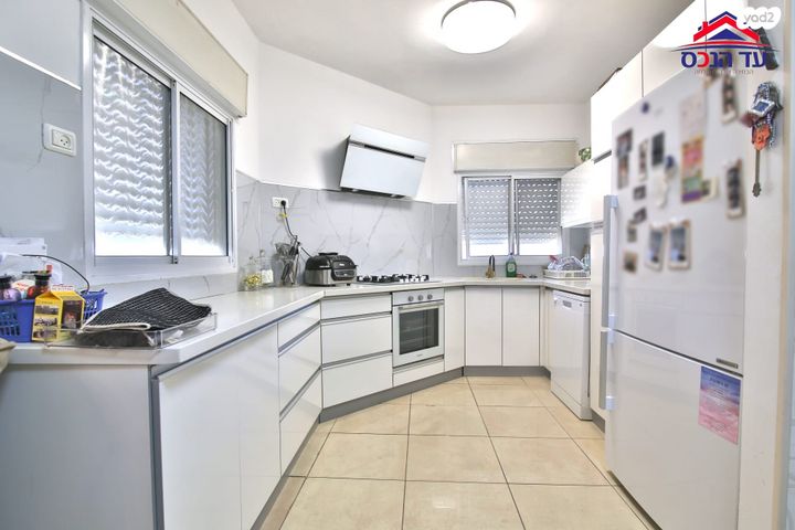 גג/ פנטהאוז, קרית מוצקין