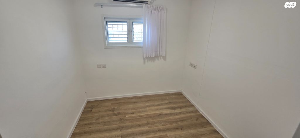 גג/ פנטהאוז, קדושי קהיר, נאות רחל, חולון