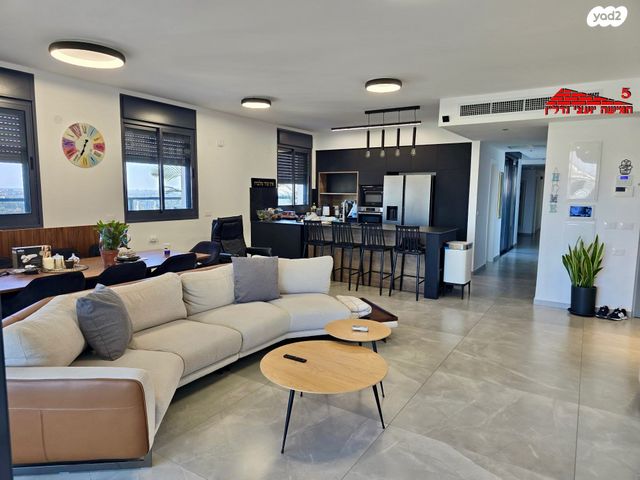 גג/ פנטהאוז, שלמה לוי 18, נרקיסים, ראשון לציון