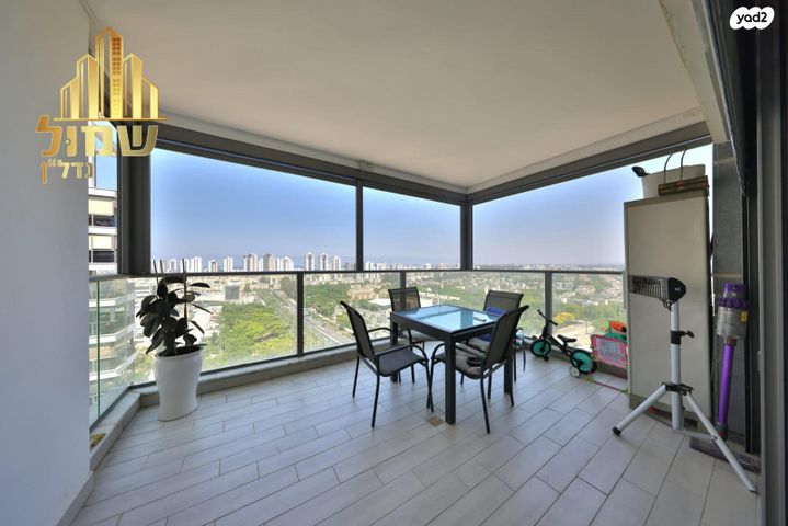 דירה, הפקאן, הפרפר, קרית ביאליק