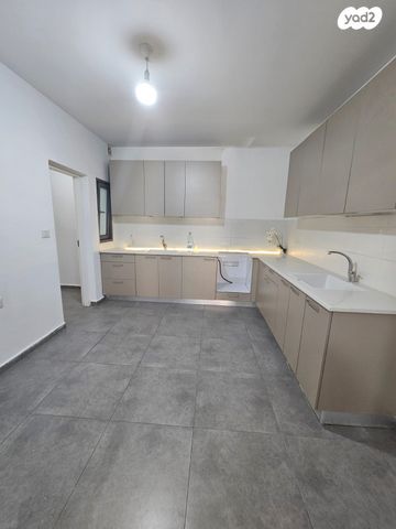 דירת גן, שדרות האמוראים 32, רמת עזרא / רמת בית שמש ד-2, בית שמש