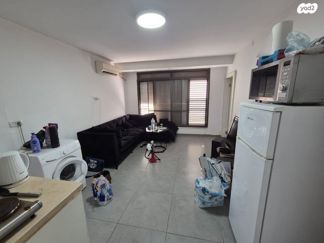 דירה, ש"י עגנון, קרית ביאליק