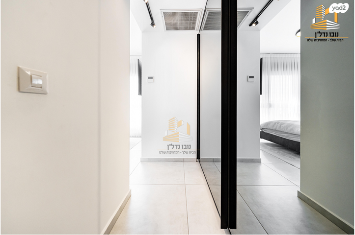 גג/ פנטהאוז, חצרות המושבה, רחובות