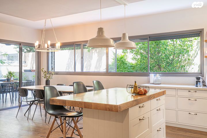 דירת גן, הוד השרון