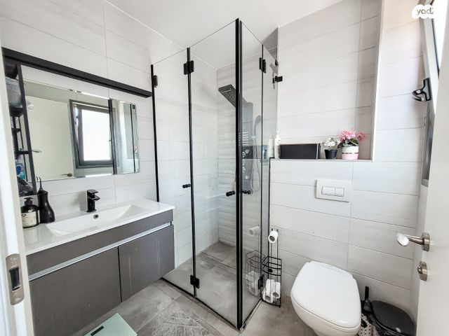 גג/ פנטהאוז, יקינטון, גבעת הרקפות, קרית ביאליק