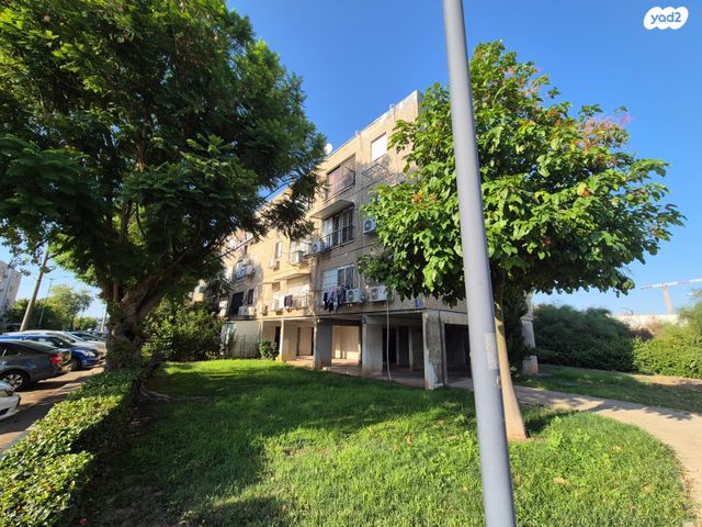 דירה, ש"י עגנון, קרית ביאליק