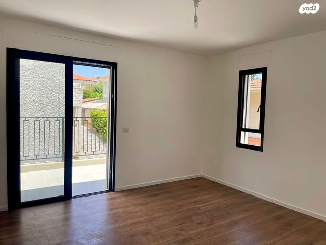 דו משפחתי, מושבה מרכז, זכרון יעקב