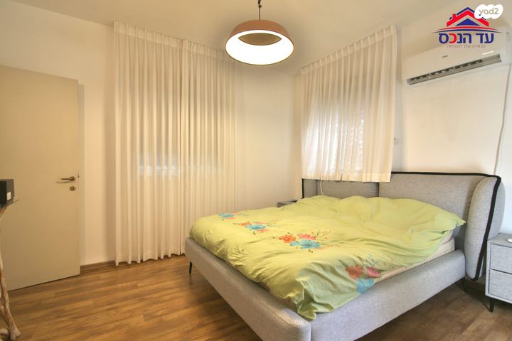 גג/ פנטהאוז, קרית מוצקין