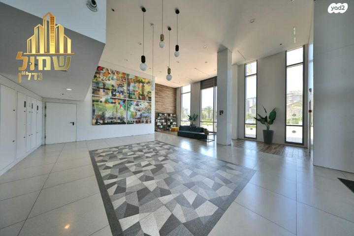 דירה, הפקאן, הפרפר, קרית ביאליק