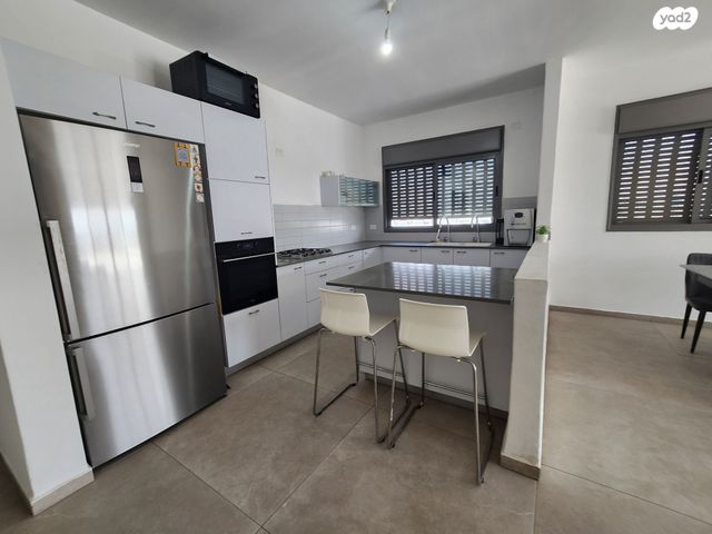 גג/ פנטהאוז, שדרות ההגשמה, חריש