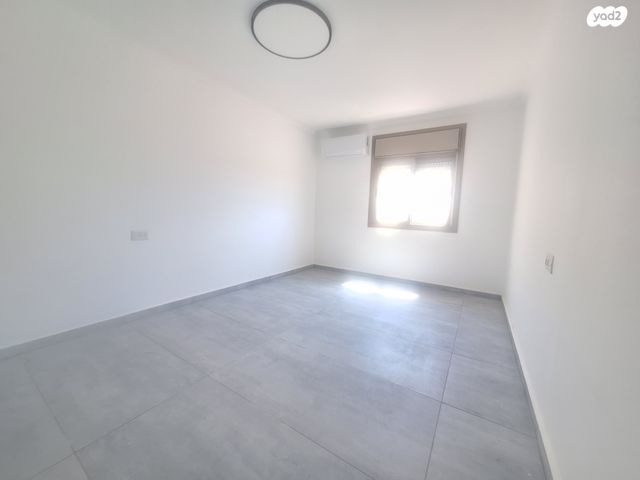 דו משפחתי, גבים, ערד