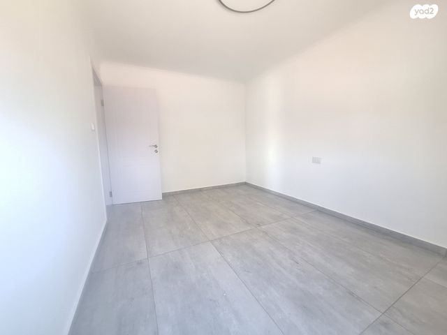 דו משפחתי, גבים, ערד