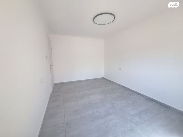 דו משפחתי, גבים, ערד