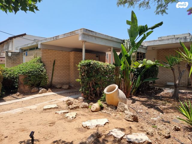 בית פרטי/ קוטג', משה שפירא, צפון מזרח מרכז העיר, נתניה