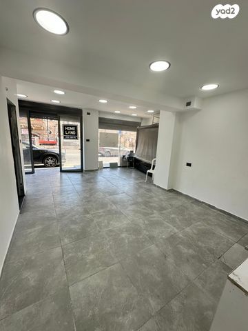 חנויות/ שטח מסחרי