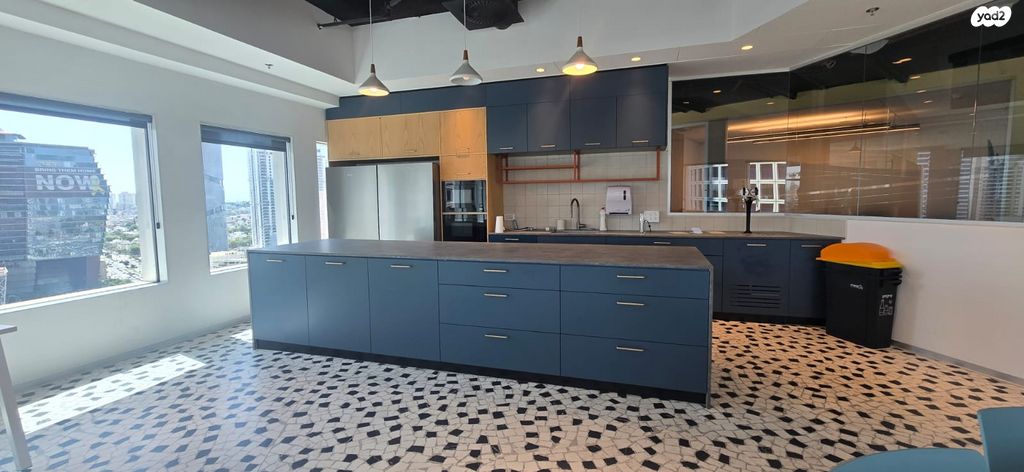 משרדים, דרך מנחם בגין, מונטיפיורי, הרכבת, תל אביב יפו