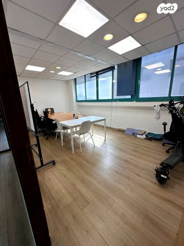 משרדים, החילזון, בורסה, רמת גן