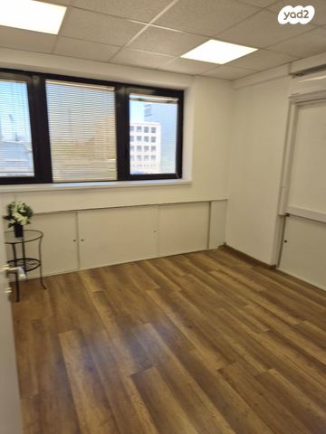 משרדים, הירקון, בני ברק