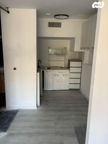 חנויות/ שטח מסחרי, כל ישראל חברים 4, נווה צדק, תל אביב יפו