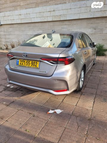 קורולה Luxury היברידי אוט׳ האצ'בק 5 דל 1.8 (98 כ״ס)