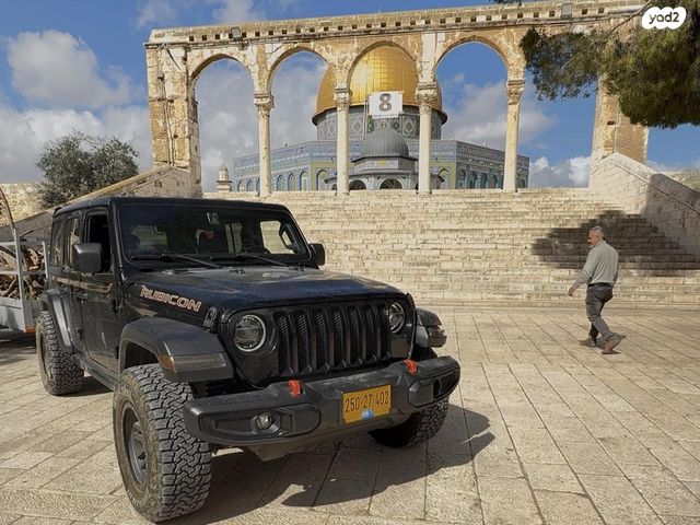 מודעת רכב ג'יפ רנגלר