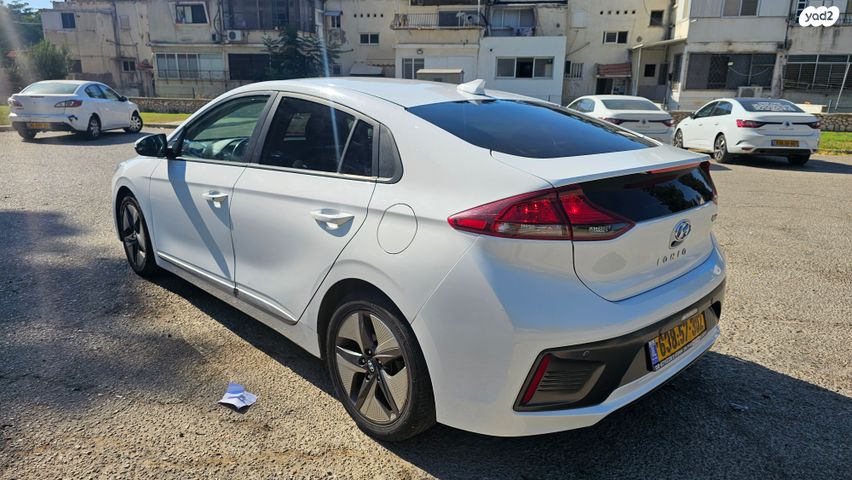 יונדאי איוניק