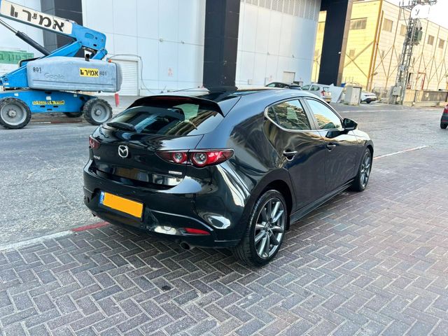 מאזדה 3