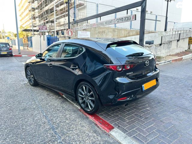 מאזדה 3