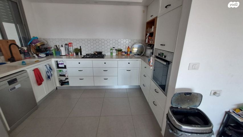 דירה, לוטם 33, הפרחים, חריש