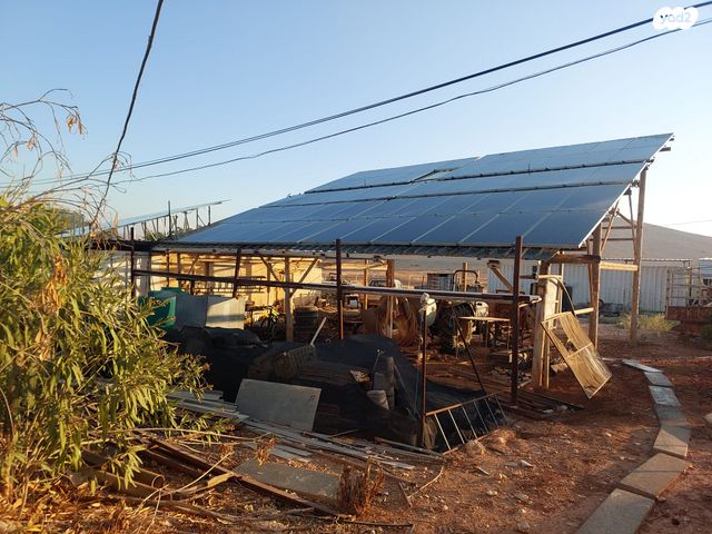 משק חקלאי/ נחלה, ענבי הגפן 1, רועי, רועי