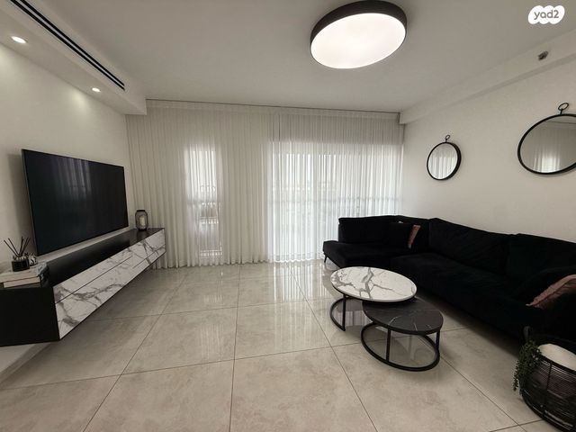 דירה, מבוא העירית 12, רובע ח', אשדוד