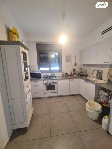 דירה, הרב נריה 3, קרית השרון, נתניה