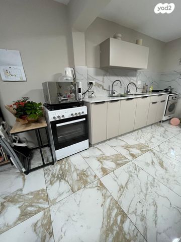 דירה, לוחמי הגטאות 44, דרום, צפת