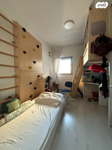 דירה, פרופ' יובל נאמן, הגוש הגדול, רמת אביב החדשה, נופי ים, תל אביב יפו