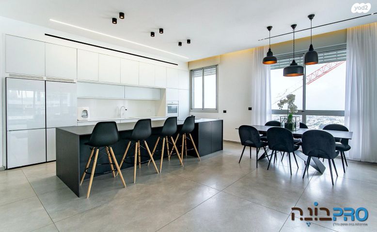 גג/ פנטהאוז, דודו דותן, הרקפות, ראשון לציון