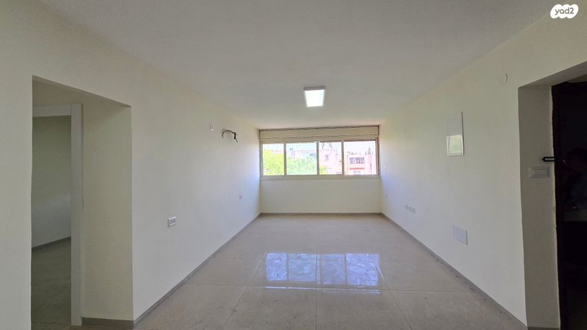 דירה, החסידה, שאר העיר, חצור הגלילית