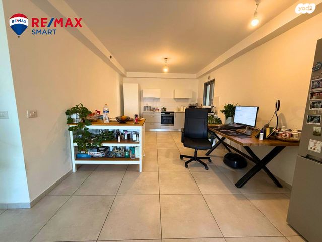 דירה, עפרה חזה, משכנות האומנים, קרית מוצקין