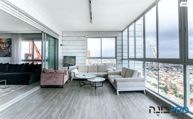 גג/ פנטהאוז, דודו דותן, הרקפות, ראשון לציון