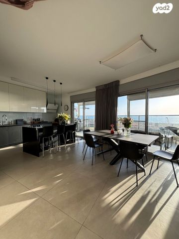 דירה, פרופ' יובל נאמן, הגוש הגדול, רמת אביב החדשה, נופי ים, תל אביב יפו